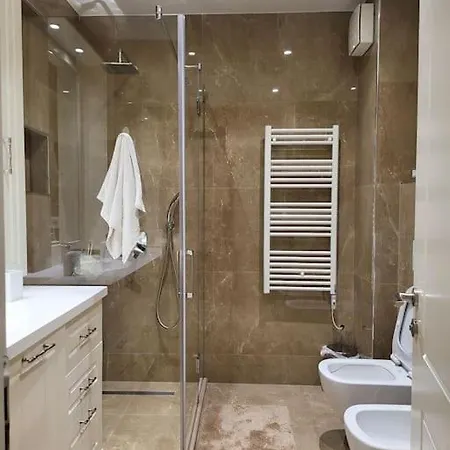House Apartment *