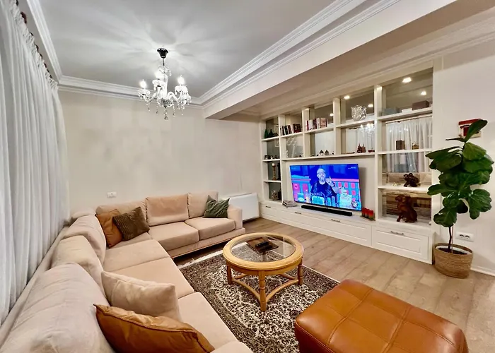 公寓 House 地拉那